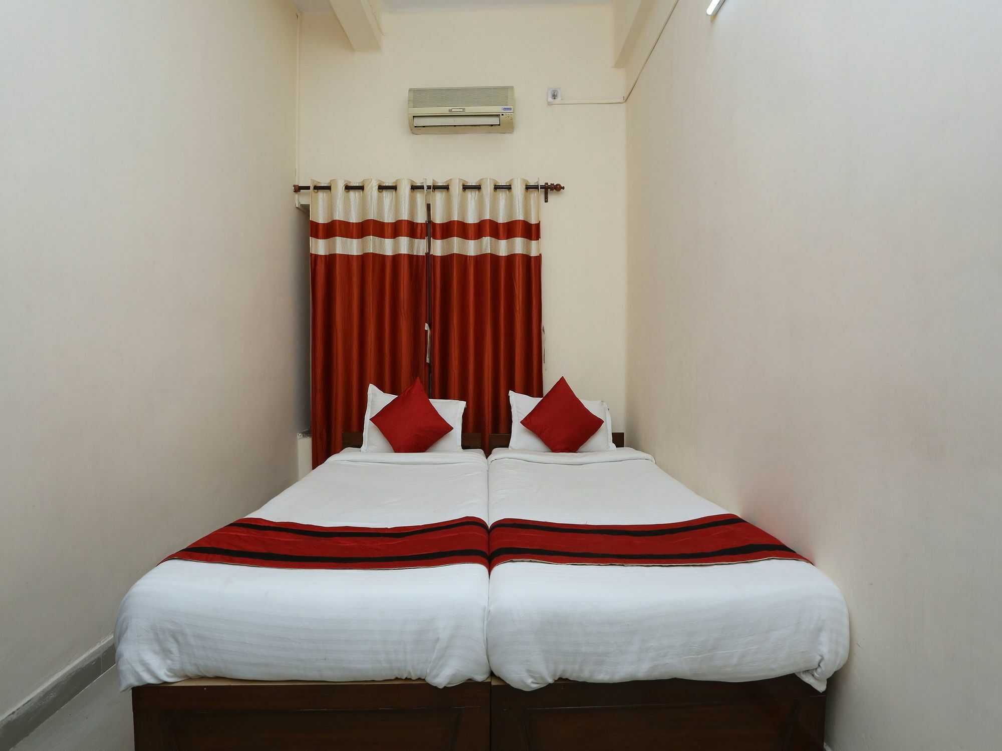 Oyo 9001 Hotel East West Calcutta  Esterno foto